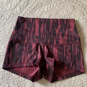 Lululemon 2.5” align shorts